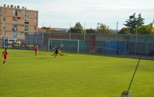 Le tir de DALI AMAR Belkacem à la 6ème minute de jeu, sur lequel il ouvre le score.